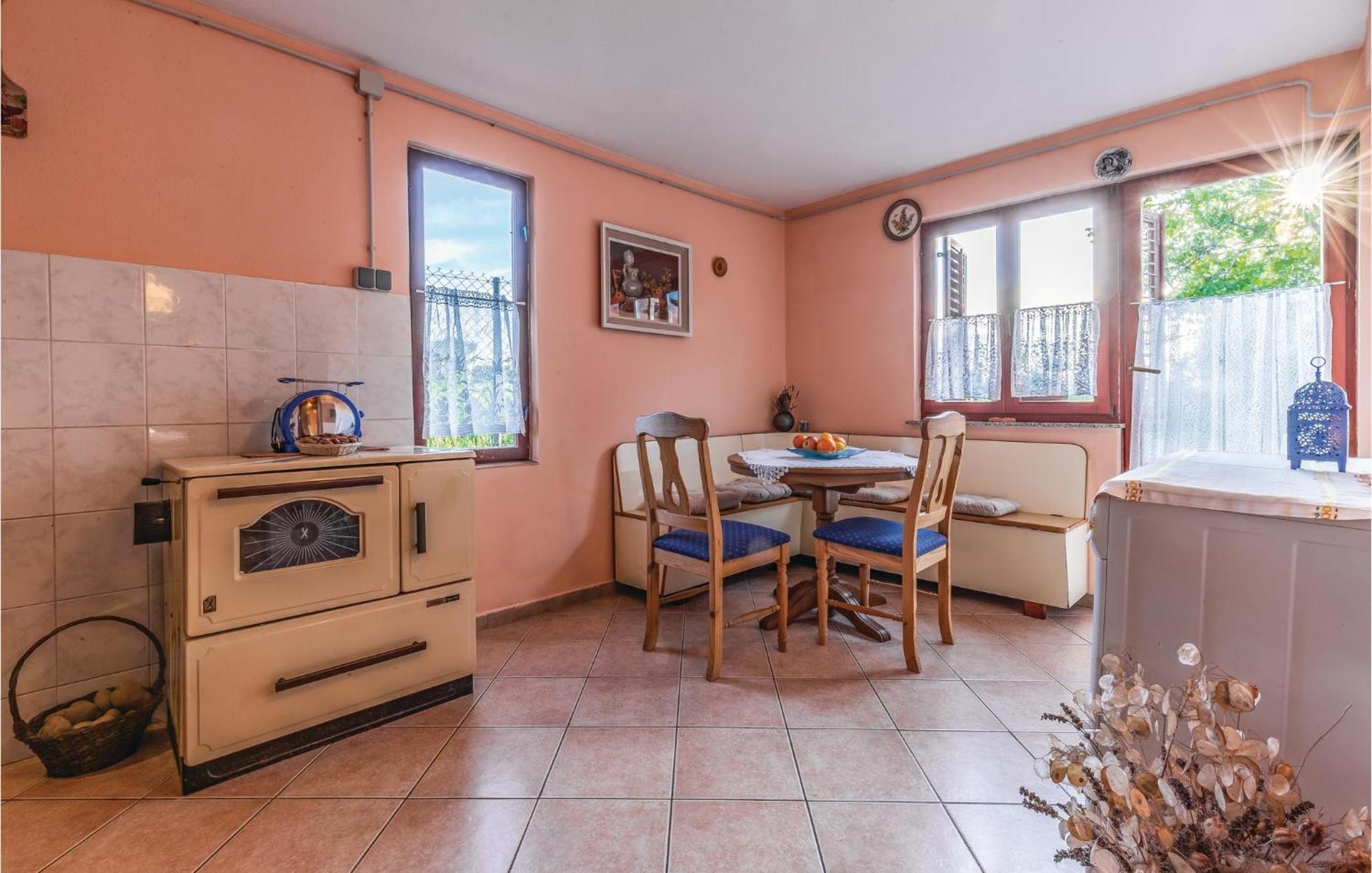 1 Bedroom Pet Friendly Home In Šišan Exterior foto